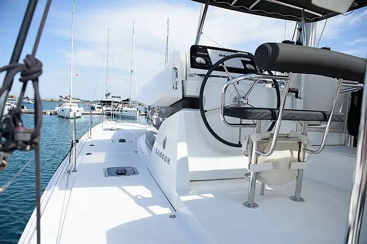 Lagoon 42 - 