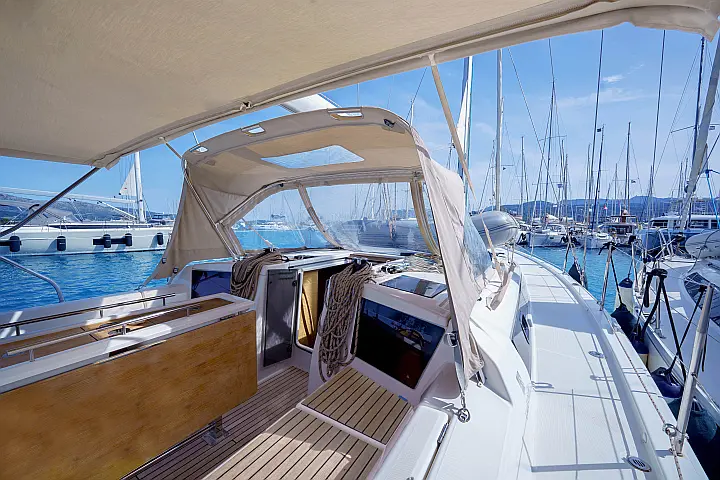 Dufour 390 - 