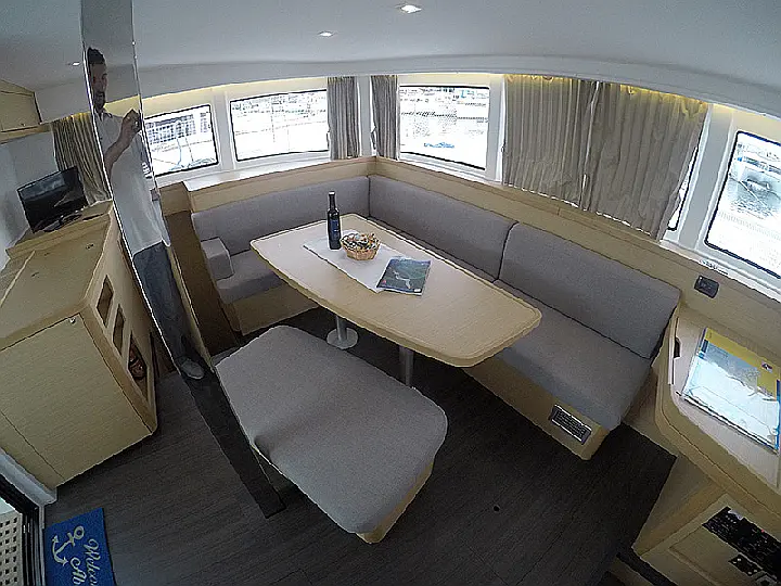 Lagoon 42 - Lagoon 42