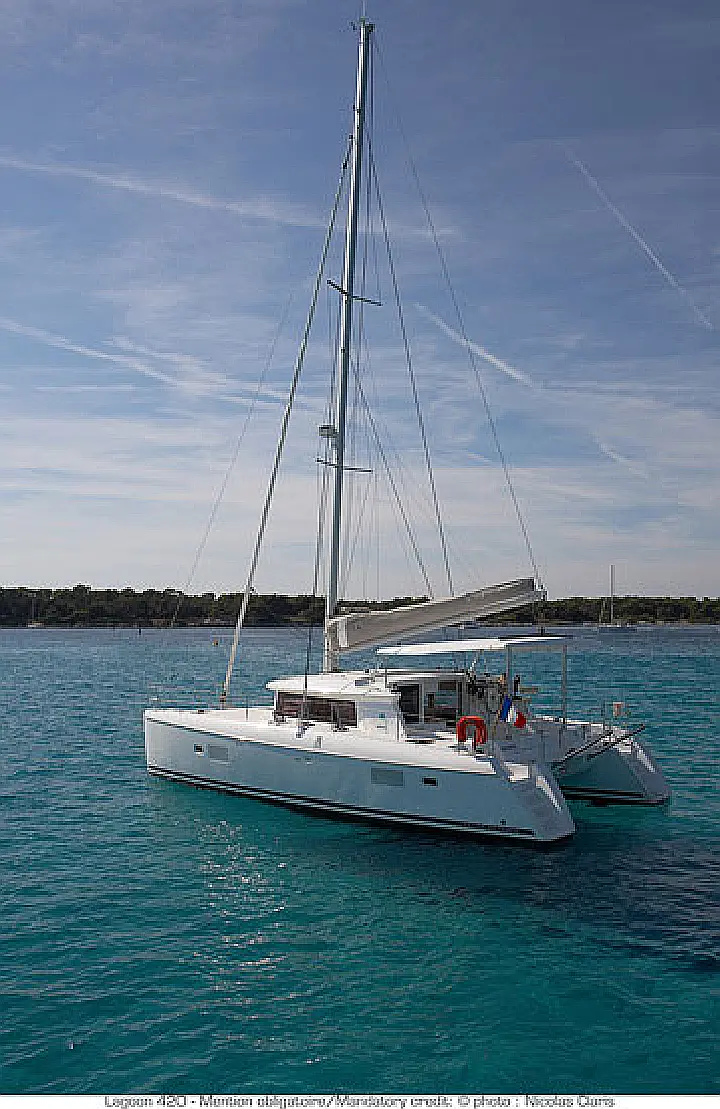 Lagoon 420 - At Anchor