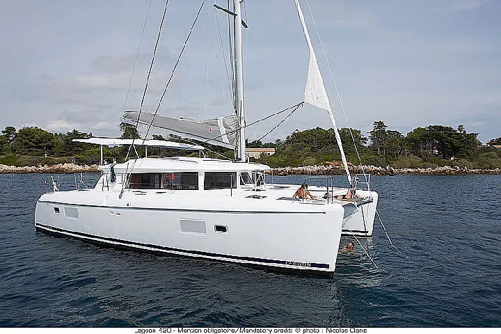 Lagoon 420 - At Anchor