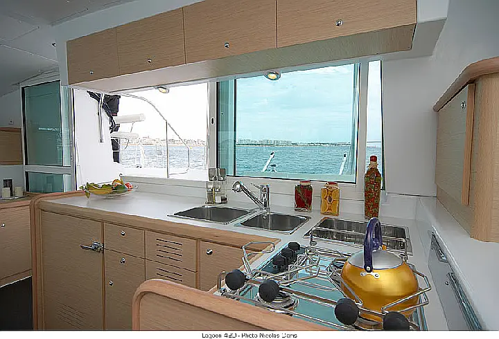 Lagoon 420 - Saloon