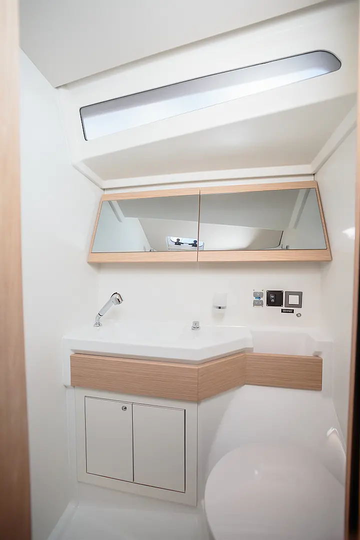Oceanis 46.1 - bagno