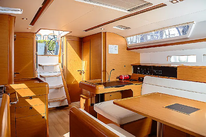 Sun Odyssey 519 - dinette