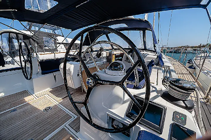 Sun Odyssey 519 - timoni