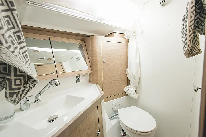Oceanis 45 - bagno