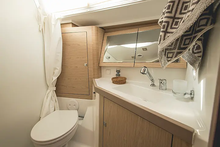 Oceanis 45 - bagno