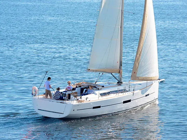 Dufour 412 GL - External image