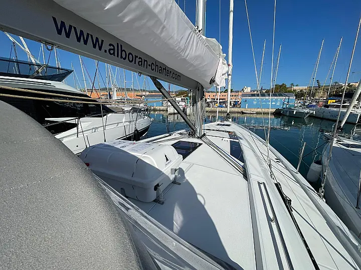 Oceanis 51.1 - External image