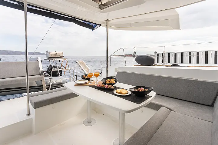 Lagoon 450 Fly - 