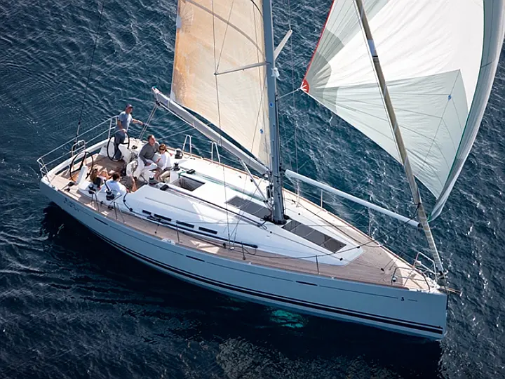 Beneteau First 45 - External image