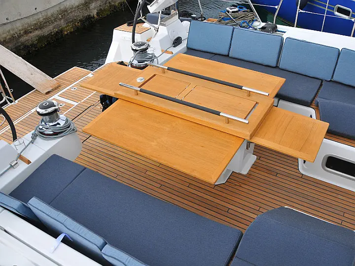 Beneteau Oceanis 55 - 