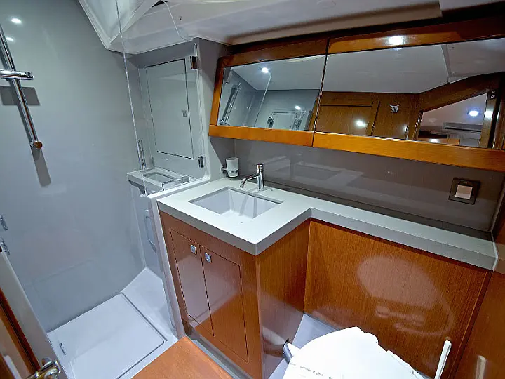 Beneteau Oceanis 55 - 