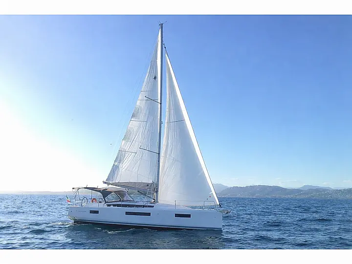 Sun Odyssey 440 - External image