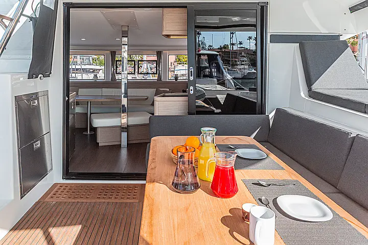Lagoon 42 - 