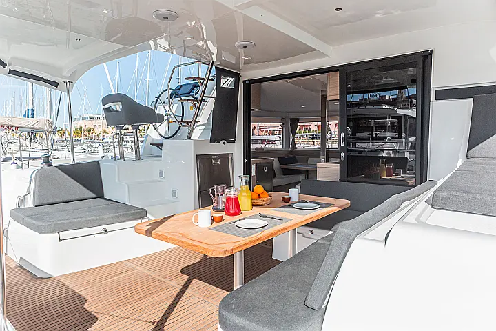 Lagoon 42 - 