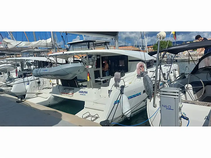 Lagoon 42 - External image