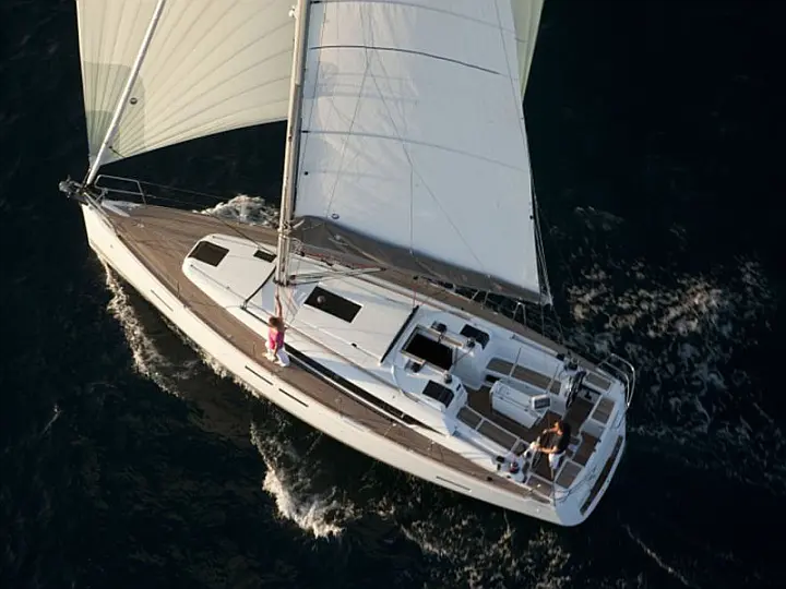 Sun Odyssey 409 - External image