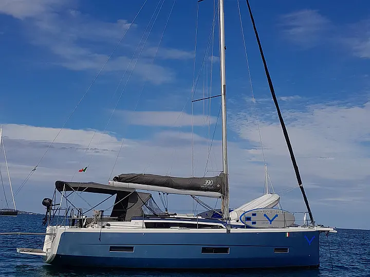Dufour 390 Grand Large - External image