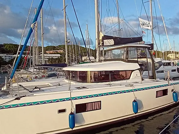 Lagoon 42