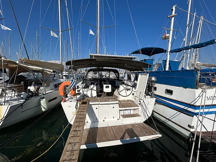 Dufour 460 Grand Large (5cab/3wc) - External image