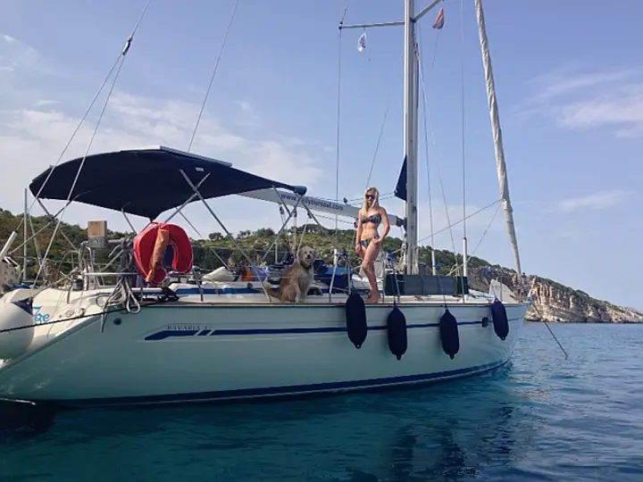 Bavaria 47 - External image