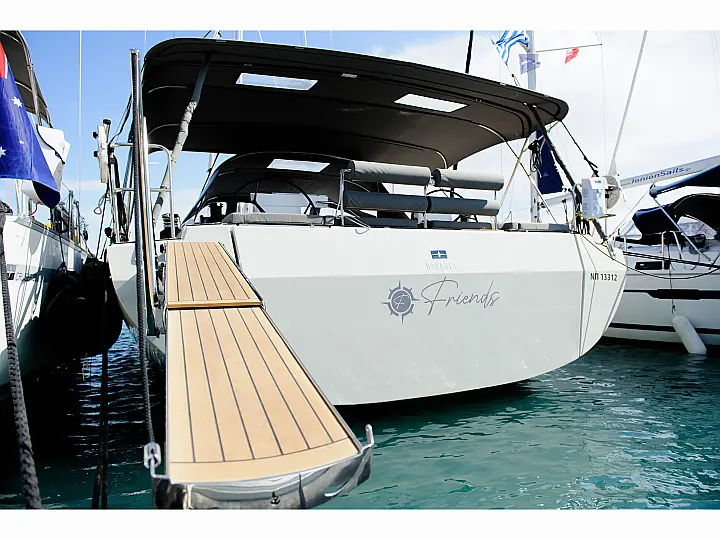 Bavaria C57 - External image