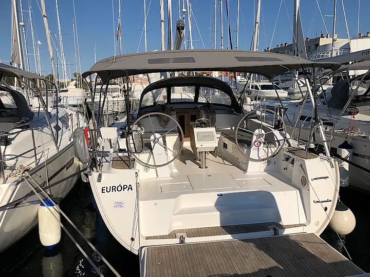 Bavaria Cruiser 46 - External image