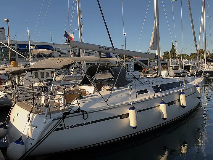Bavaria Cruiser 46 - External image