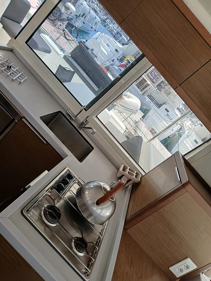 Lagoon 42 - Galley