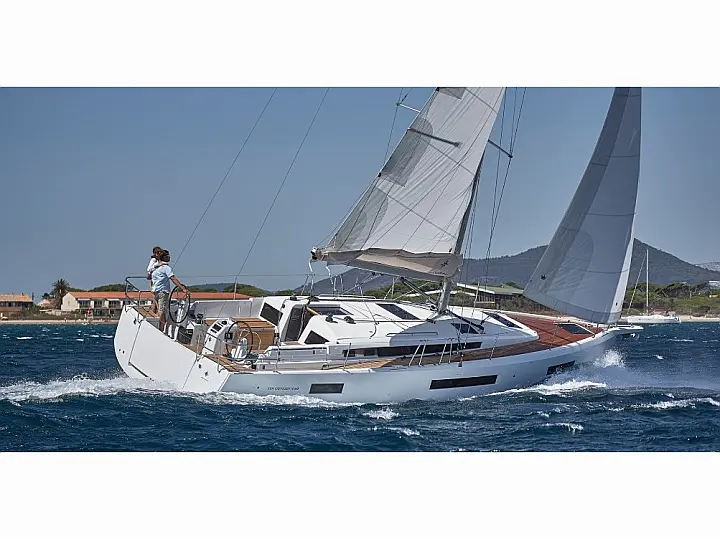 Sun Odyssey 440 - External image