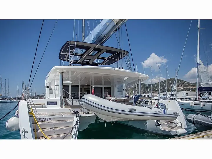 Lagoon 52F - External image