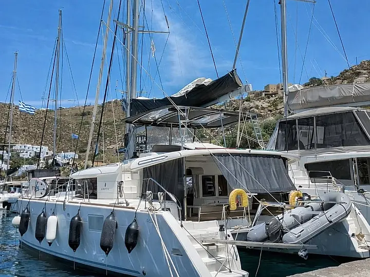 Lagoon 450  Flybridge - External image