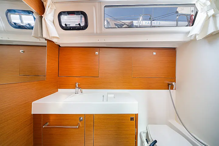 Sun Odyssey 519 -  5 cabs - 