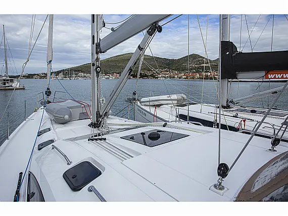 Elan Impression 50 (5+1cabins / 2+1 toilet)