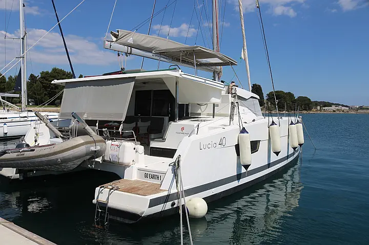 Lucia 40 - 