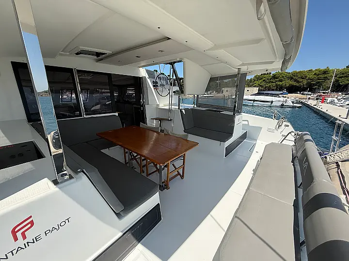Lucia 40 - 
