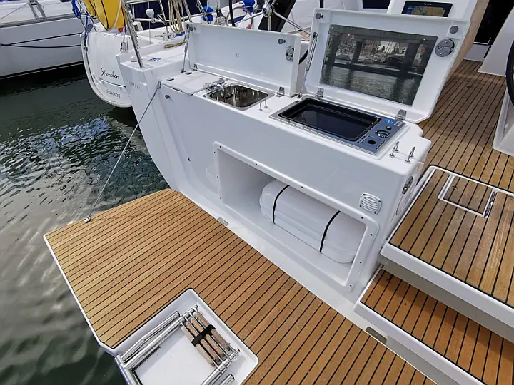Dufour 390 - 
