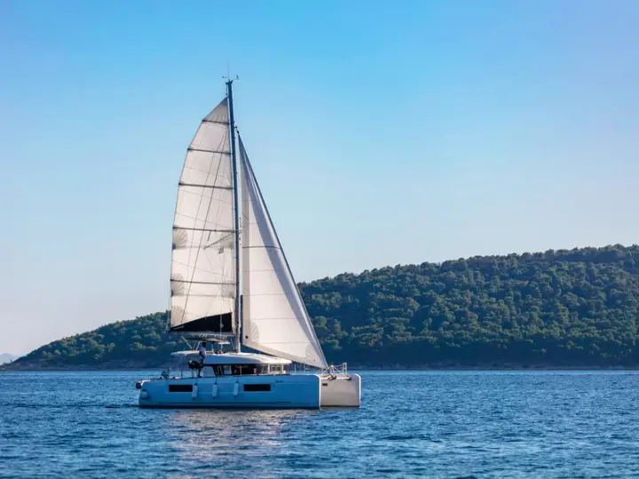 Lagoon 40 - External image