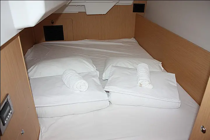 Beneteau Oceanis 35.1 - 