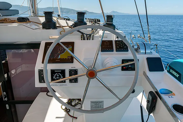 Aura 51 - 