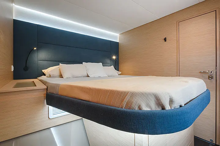 Aura 51 - 