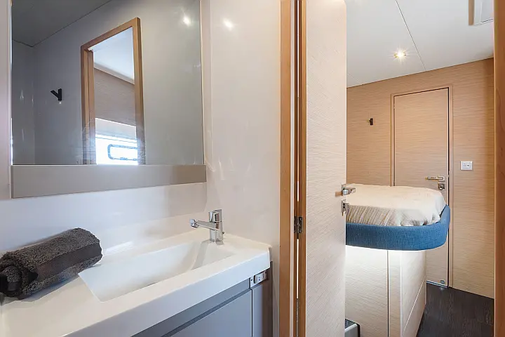 Aura 51 - 