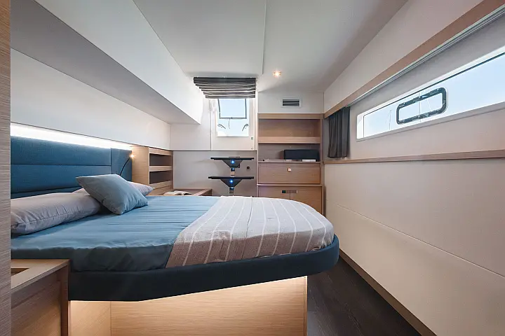 Aura 51 - 