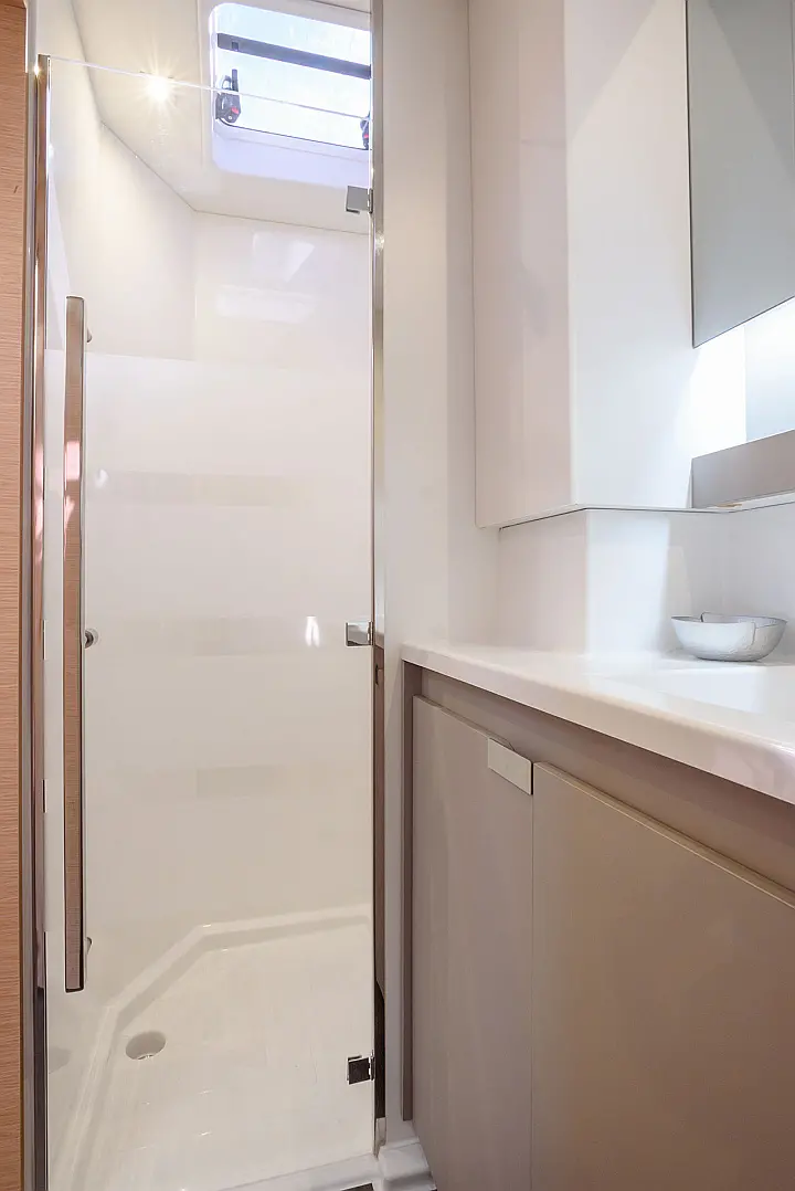 Aura 51 - 