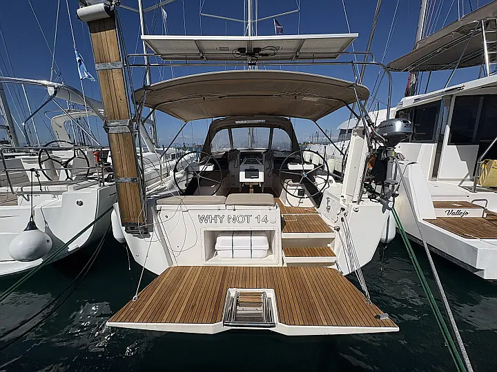 Dufour 390 - External image