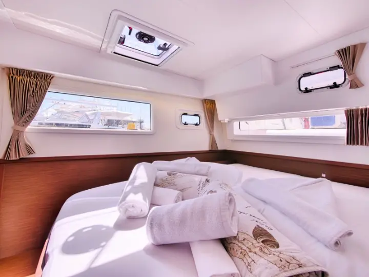 Lagoon 42 - 