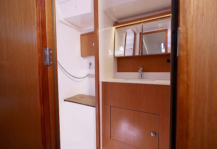 Bavaria C45  - 