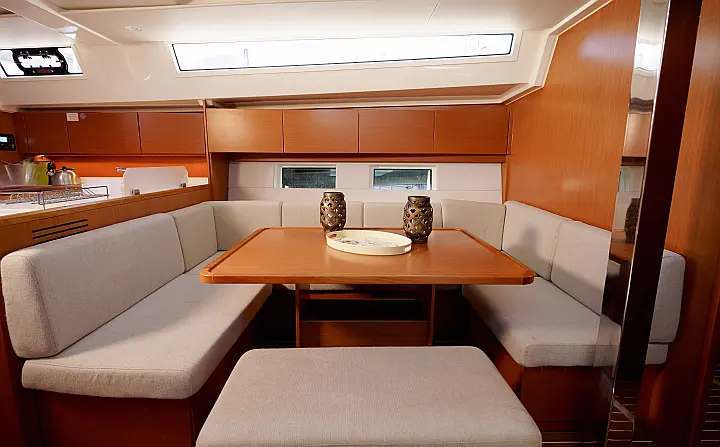 Bavaria C45  - 