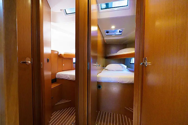 Bavaria C45  - 